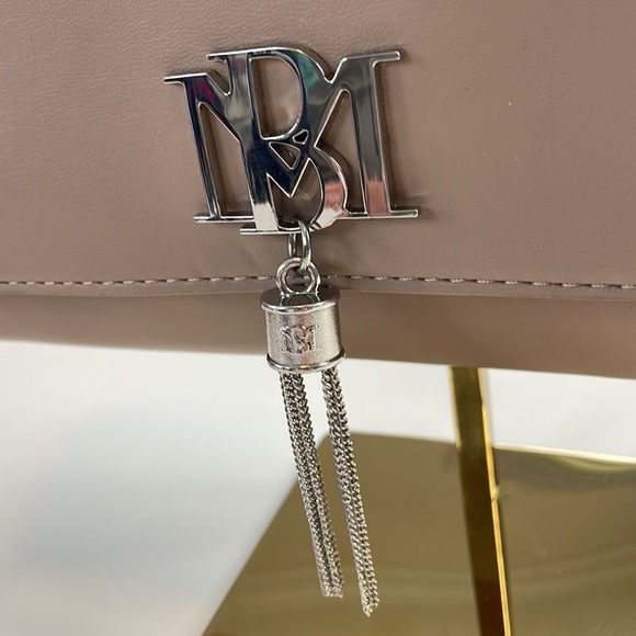 Badgley Mischka Metal Fringe Crossbody with Convertable Single-to-Double Strap - Picture 7 of 17